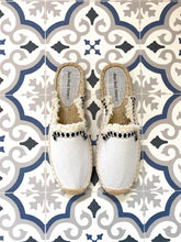 Load image into Gallery viewer, Slider Espadrilles in White
