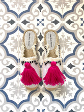 Load image into Gallery viewer, Slider Espadrilles in White
