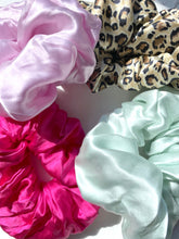Load image into Gallery viewer, Silk Scrunchie in Fuchsia

